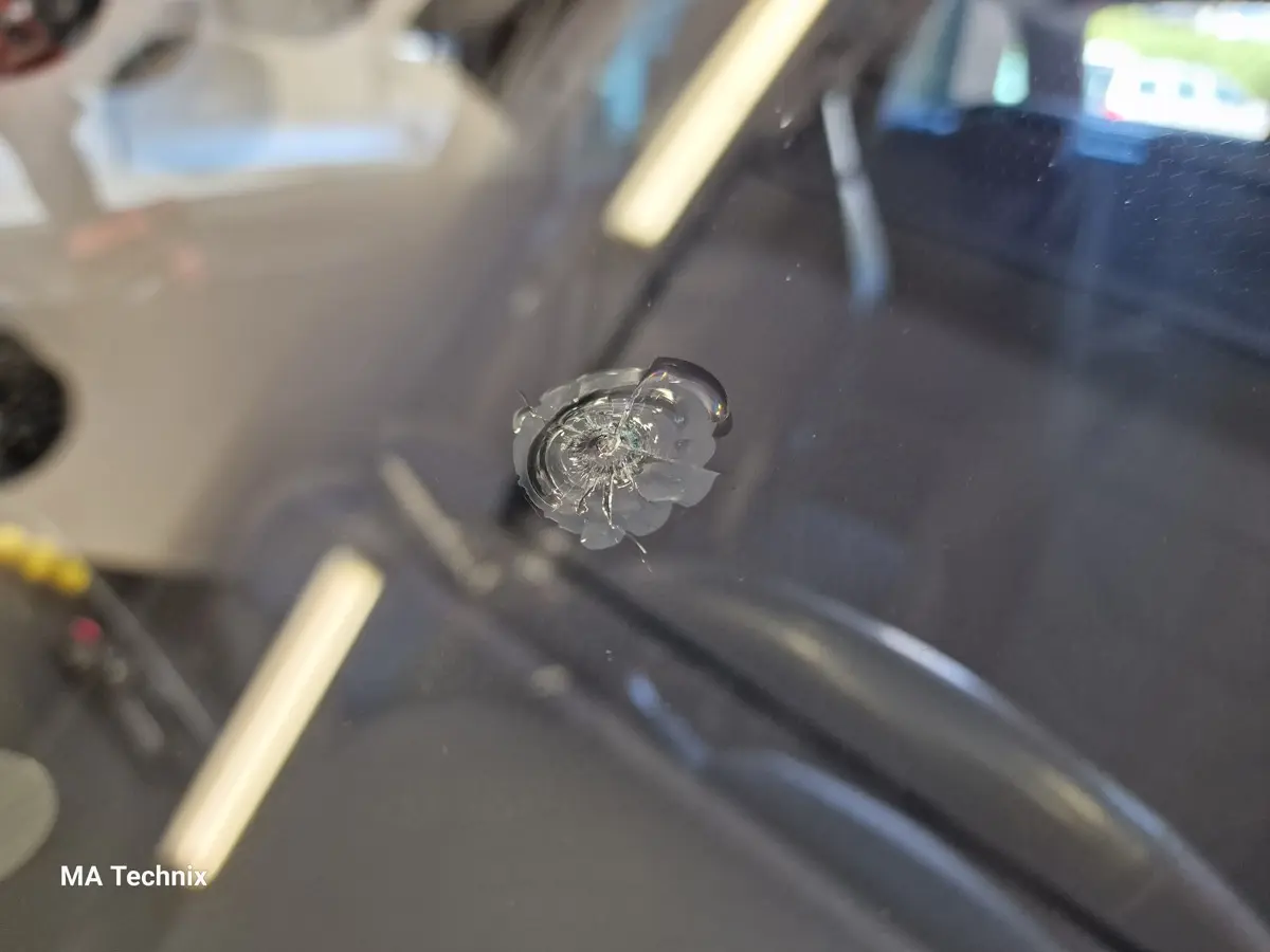 Steinschlag Detailaufnahme - Dein Autoglaser Schmalkalden