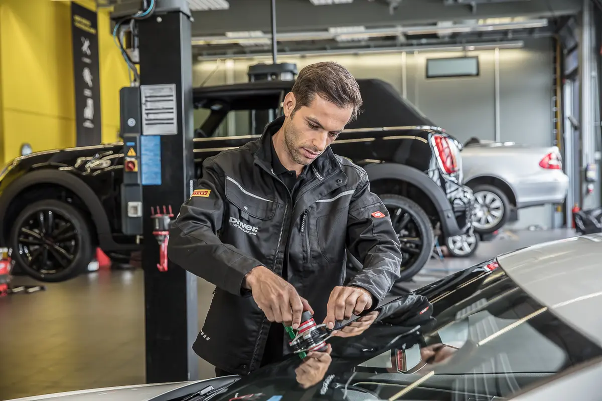 Steinschlagreparatur in der Werkstatt - Dein Autoglaser Schmalkalden
